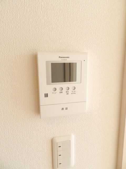 ����10