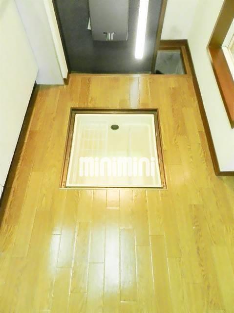 ����10