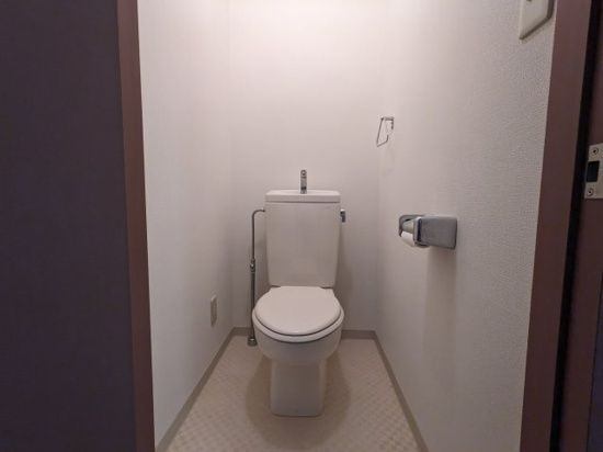 ����4