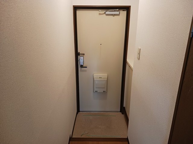 ����8