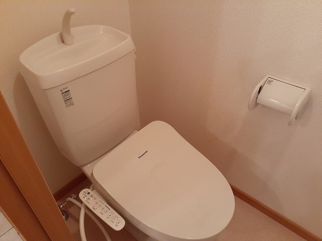 ����4
