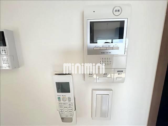 ����20