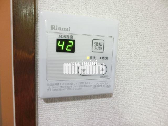 ����18