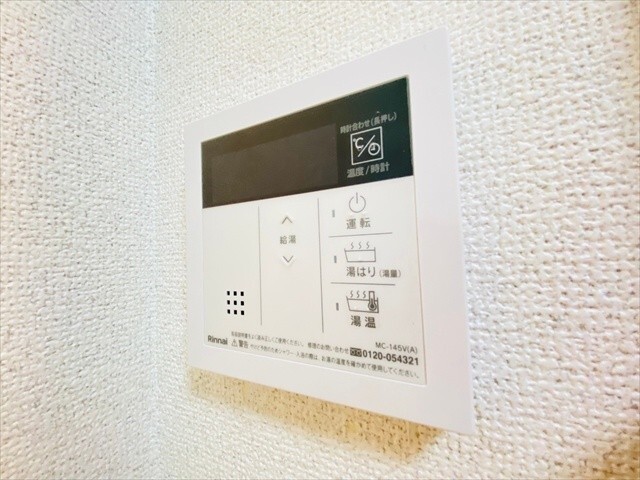 ����16