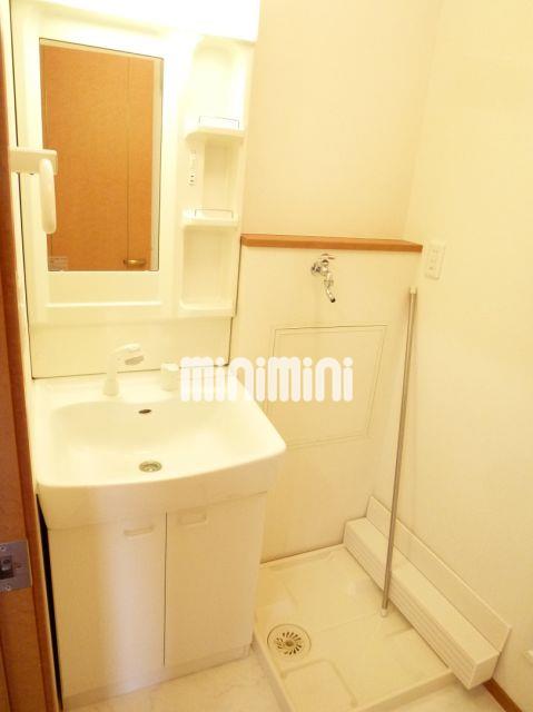����4