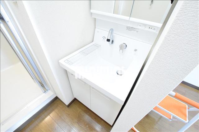 ����5