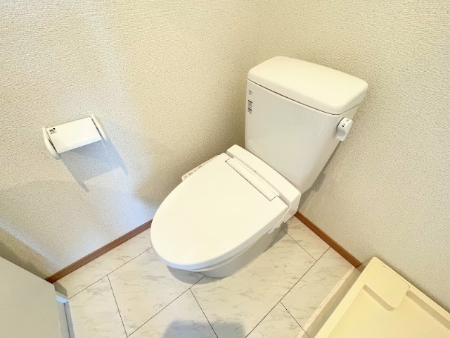 ����4