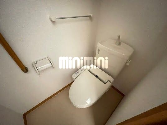 ����4