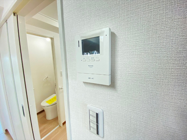 ����13