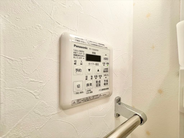 ����9