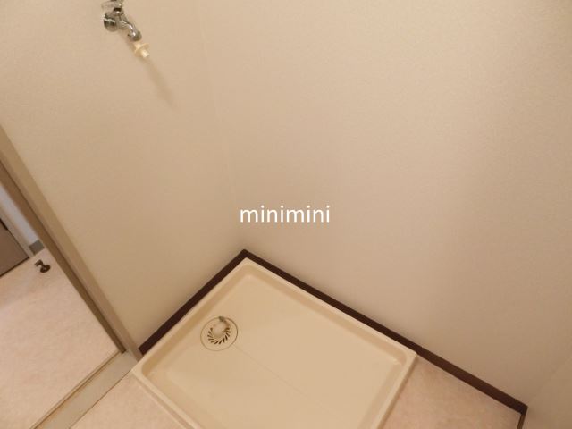 ����13