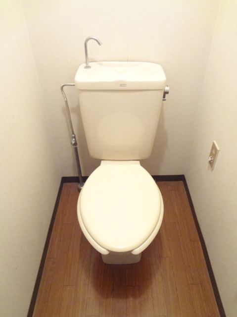 ����4