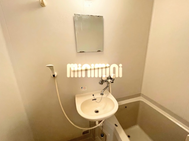����7