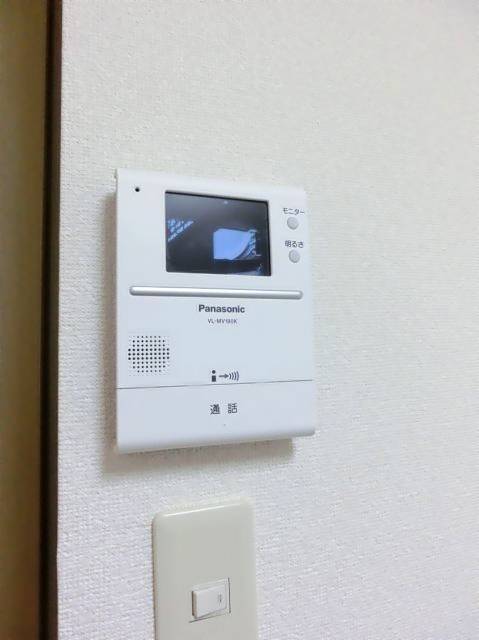 ����9