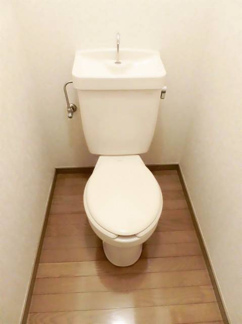 ����4