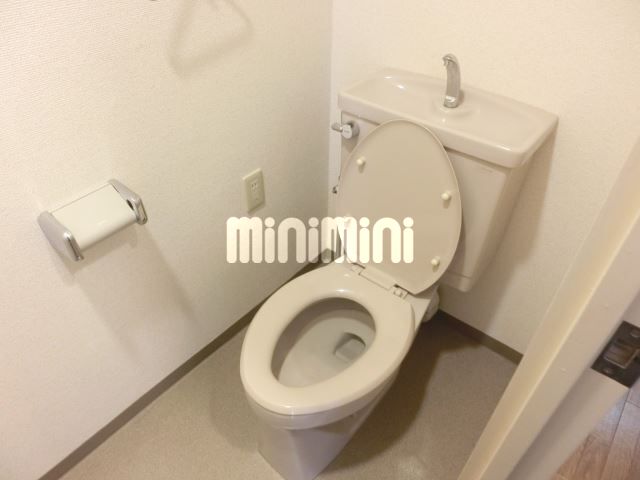 ����4