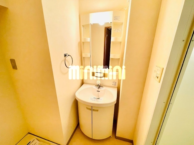����7