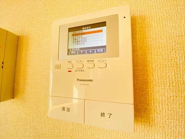 ����8