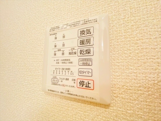 ����18
