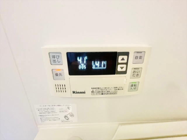 ����18