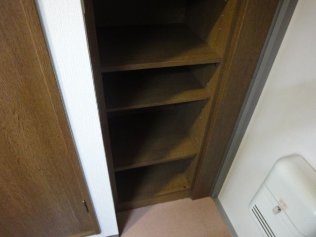 ����8