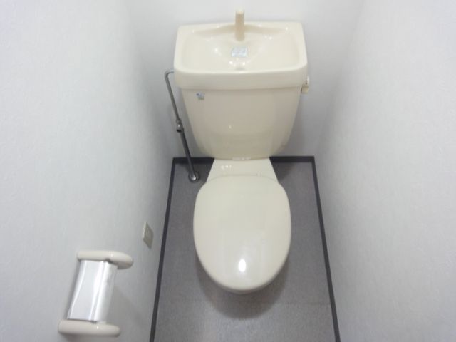 ����4