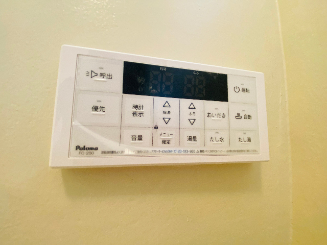 ����18