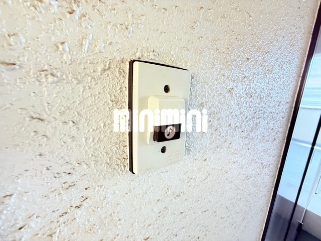 ����8