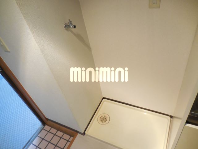 ����5
