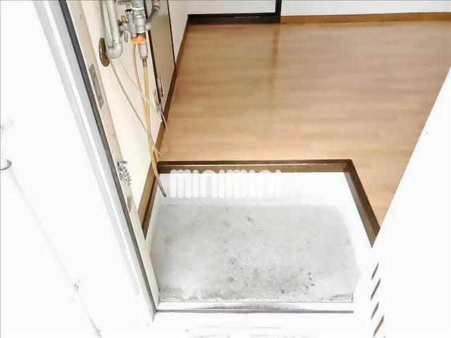 ����8