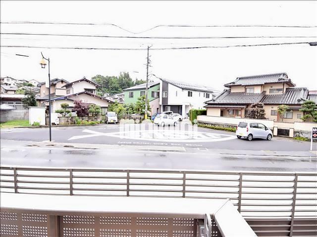 ����15