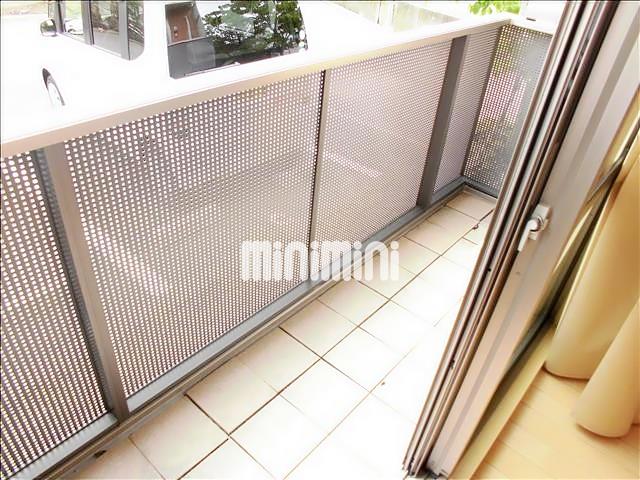 ����9