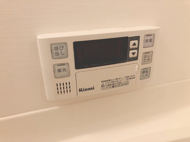 ����10