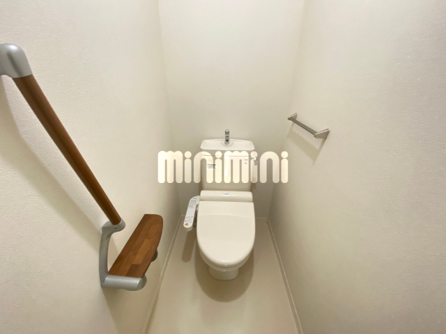 ����4