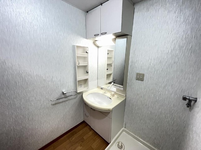 ����5