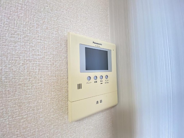 ����11