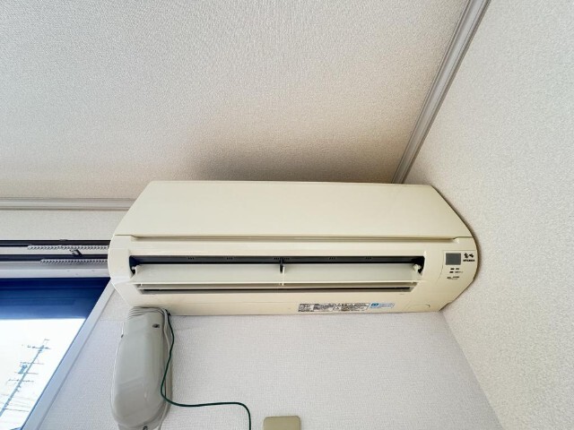 ����9