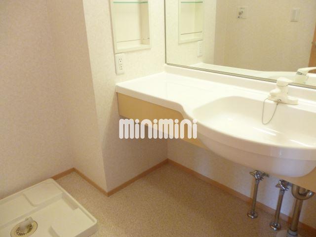 ����15