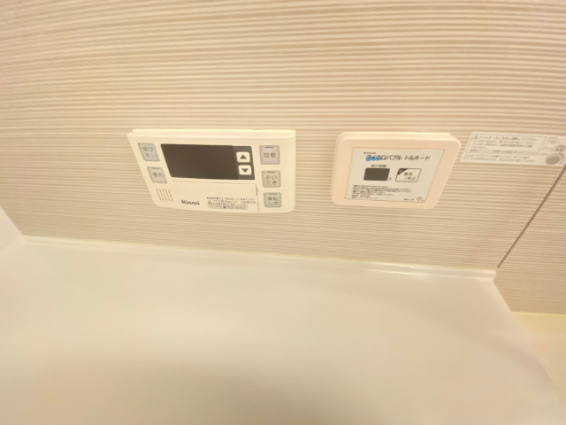 ����16
