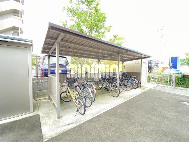 ����20