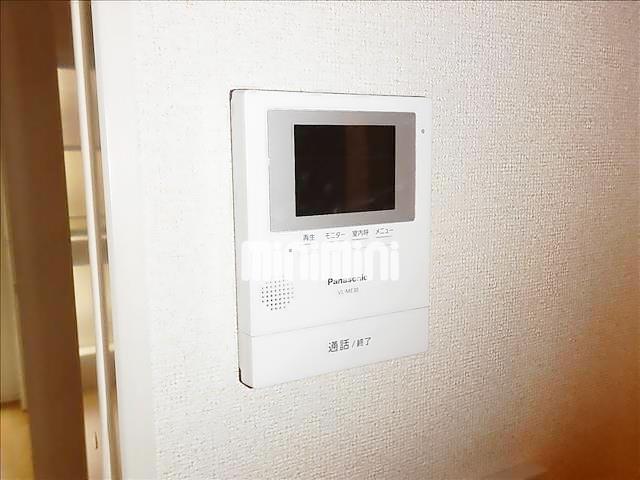 ����12