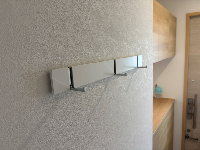 ����24