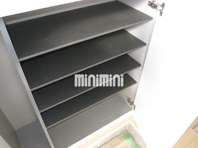 ����8