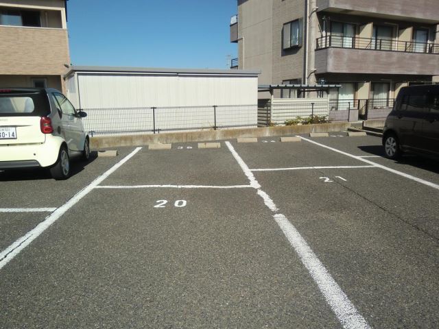����13
