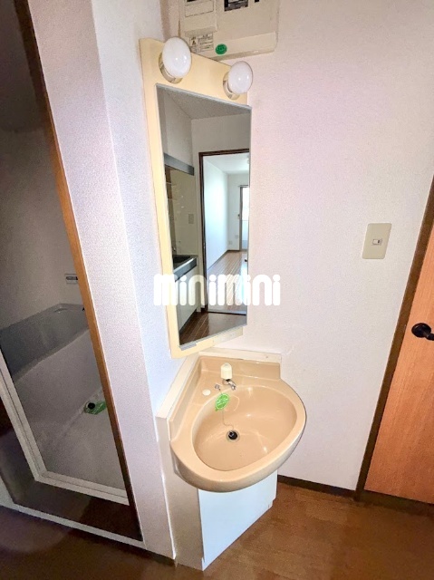 ����7