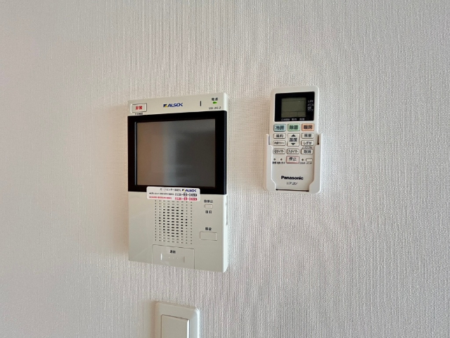 ����11