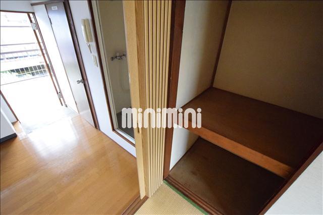����16