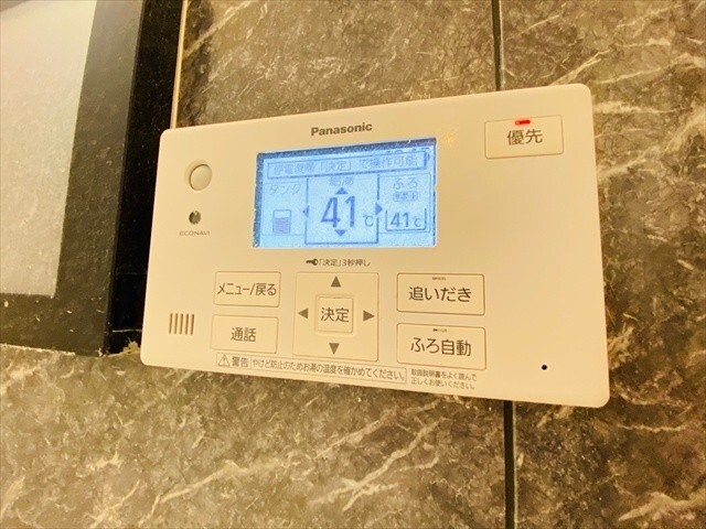 ����9