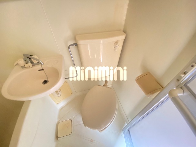 ����4