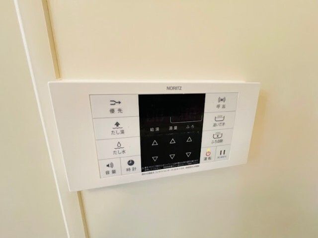 ����21